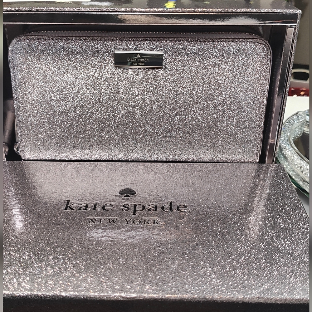Kate Spade New York Kenzie Boxed Glitter Large Continental Wallet - Picture 3 of 11